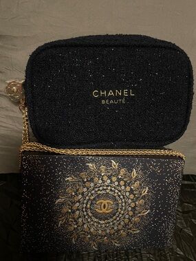 VIP Beaute Tweed Chain Crossbody Bag